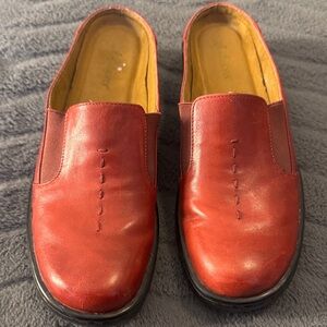 Auditions Women's Red Leather Loafers